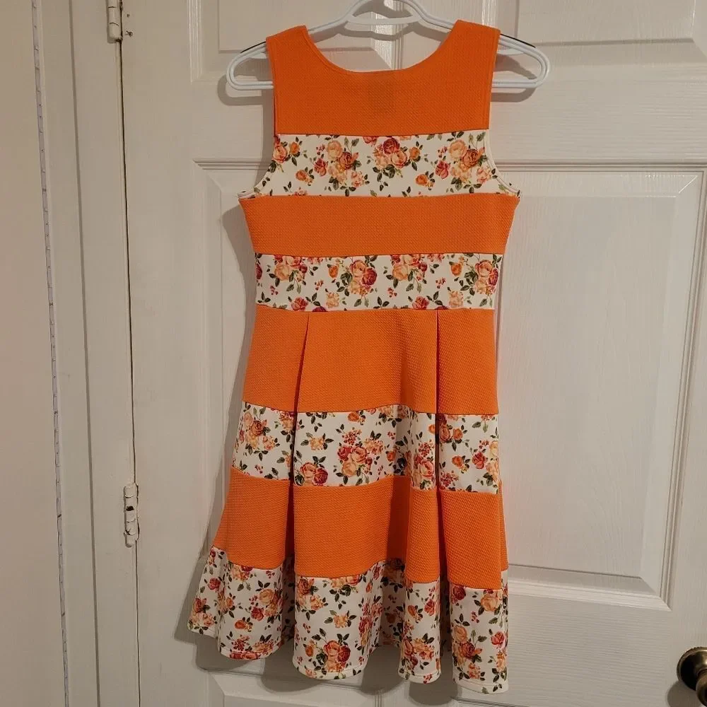 Paper doll coral floral dress‎